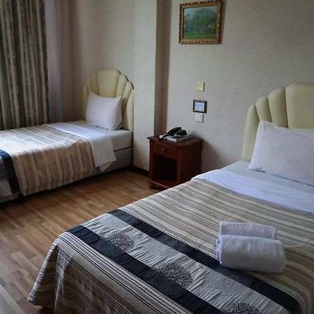 Jeruton Hotel Кампонг-Джерудонг Экстерьер фото