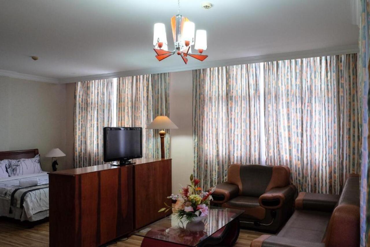 Jeruton Hotel Кампонг-Джерудонг Экстерьер фото